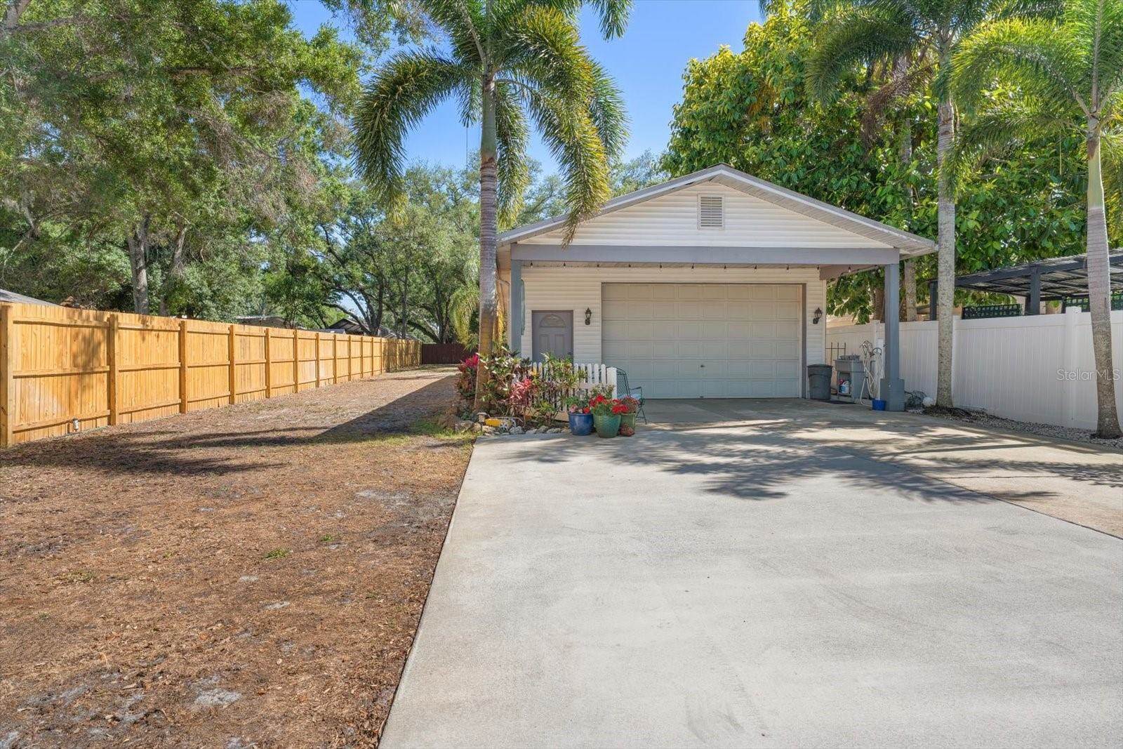 3290 70TH Avenue North, Saint Petersburg, FL 33702