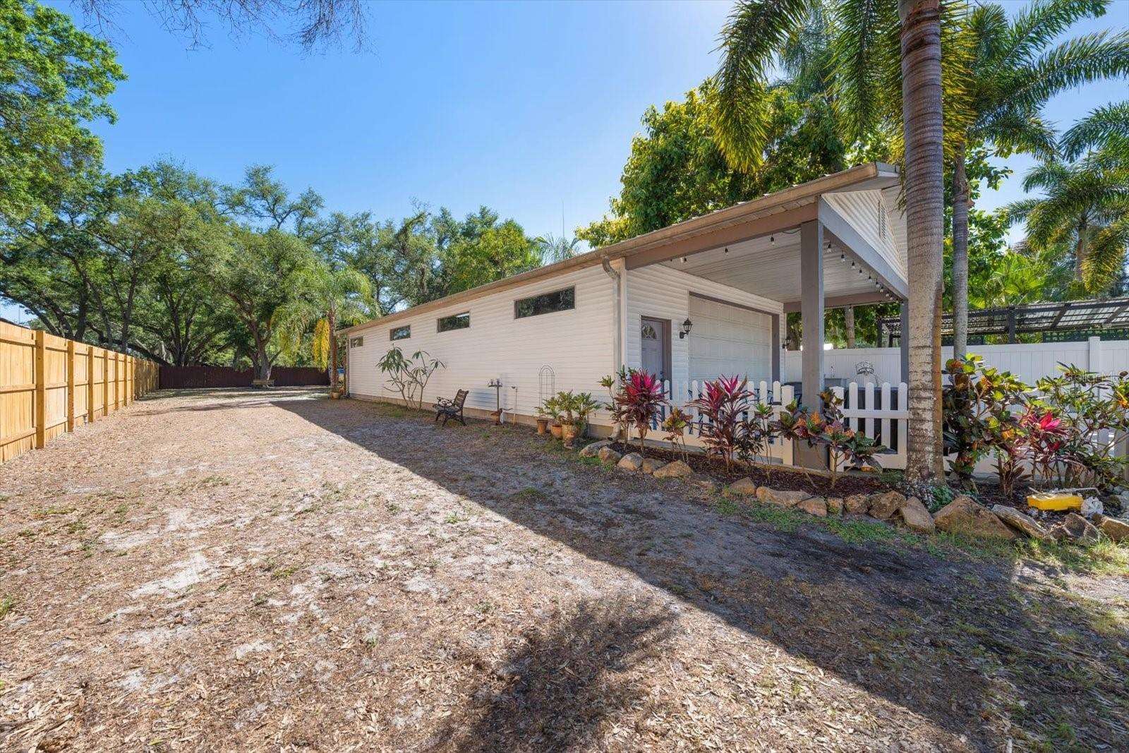 3290 70TH Avenue North, Saint Petersburg, FL 33702