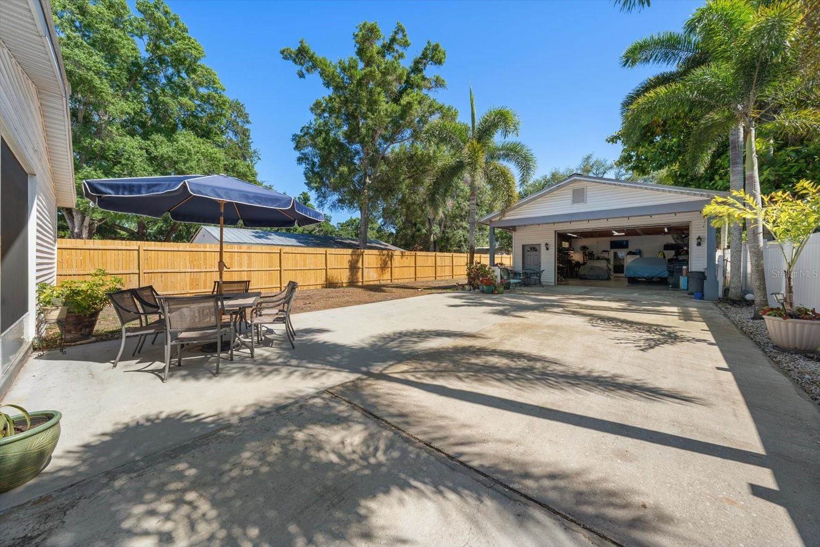 3290 70TH Avenue North, Saint Petersburg, FL 33702