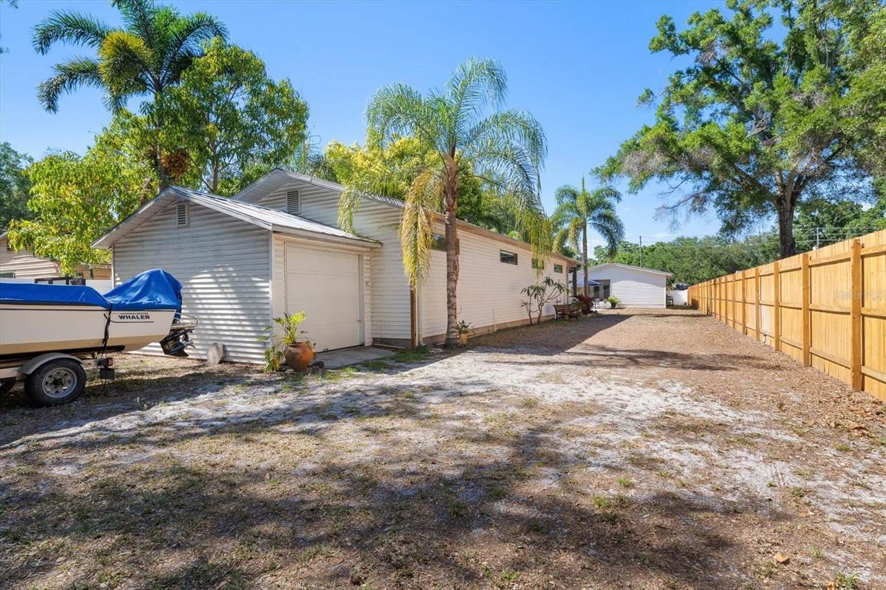 3290 70TH Avenue North, Saint Petersburg, FL 33702