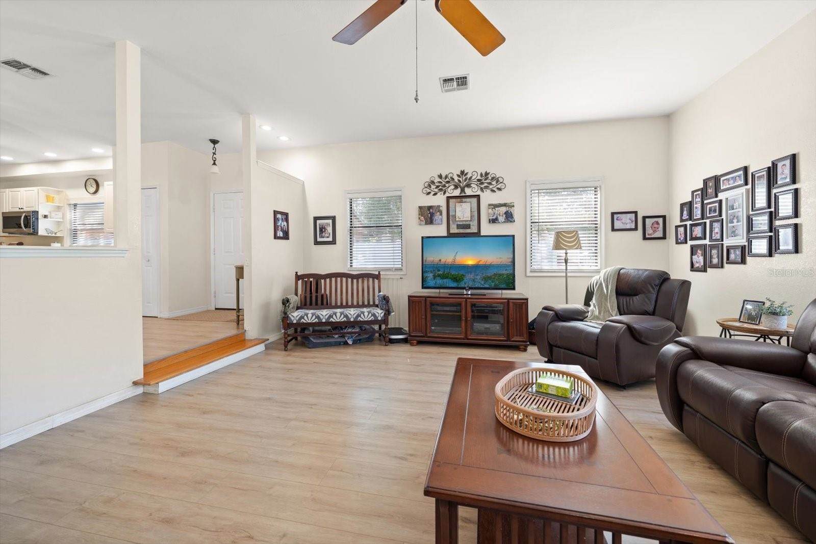 3290 70TH Avenue North, Saint Petersburg, FL 33702