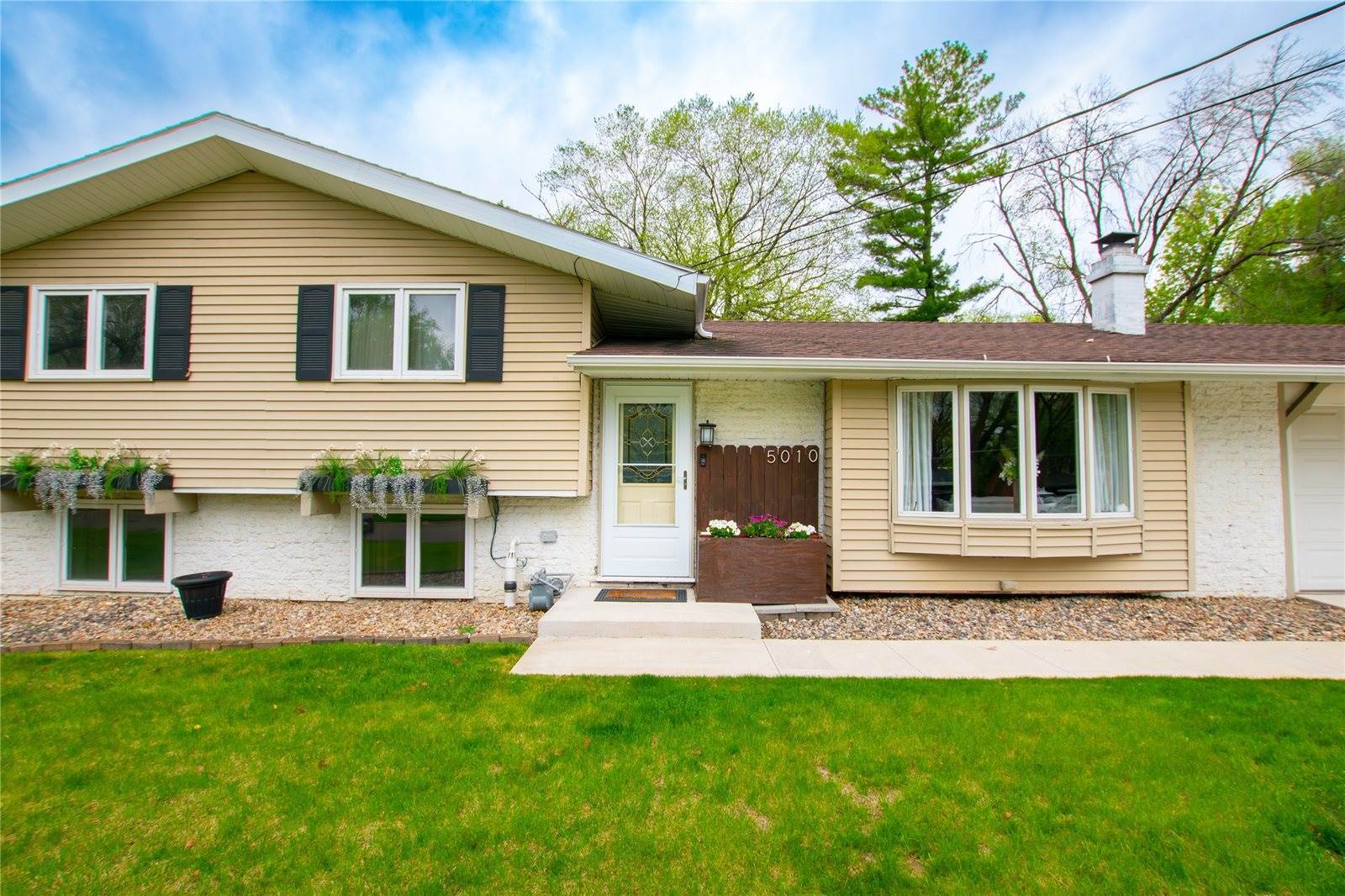 5010 SW 16th Street, Des Moines, IA 50315