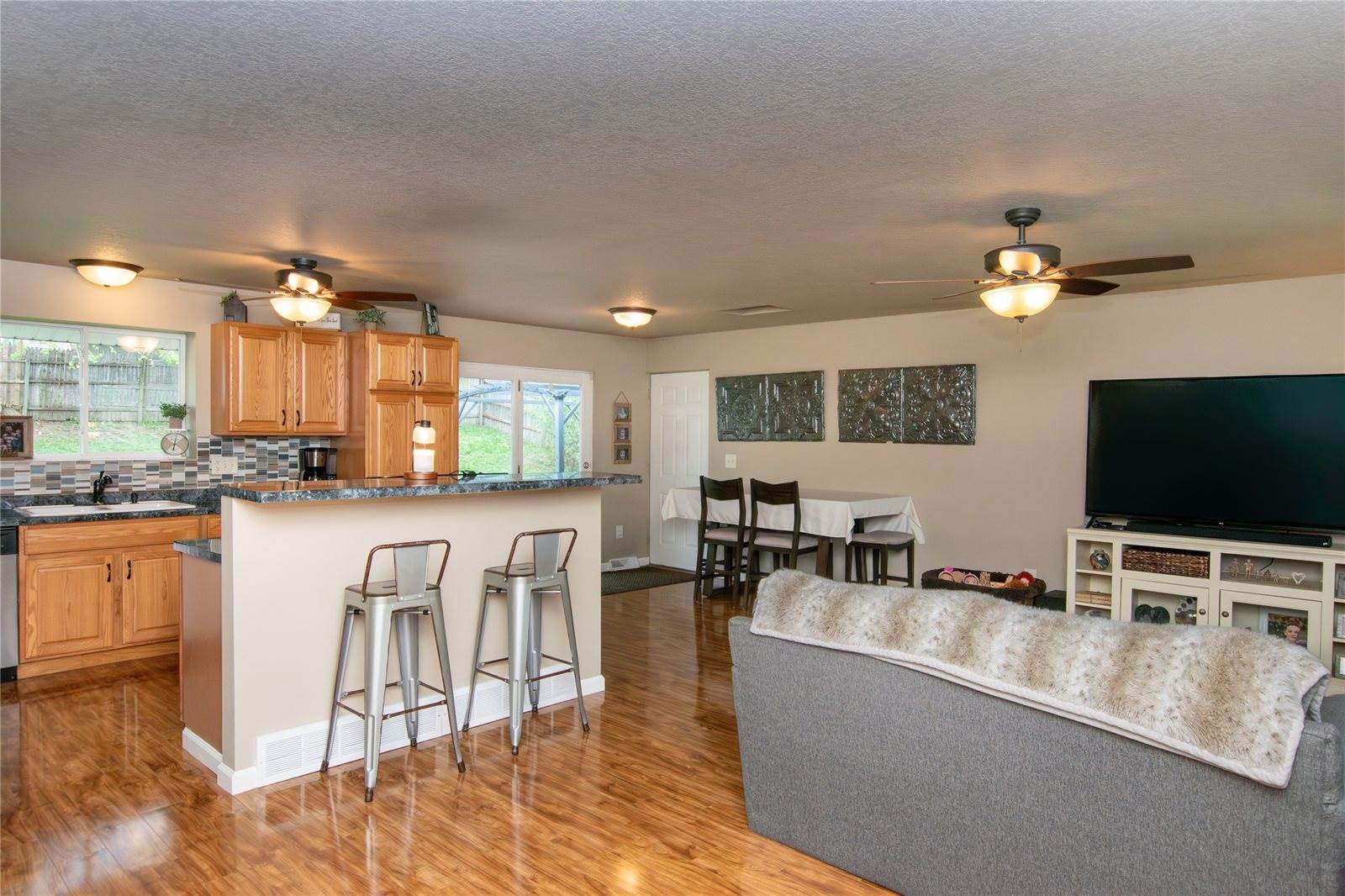 5010 SW 16th Street, Des Moines, IA 50315