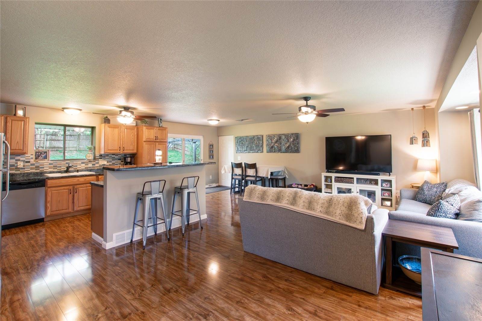 5010 SW 16th Street, Des Moines, IA 50315