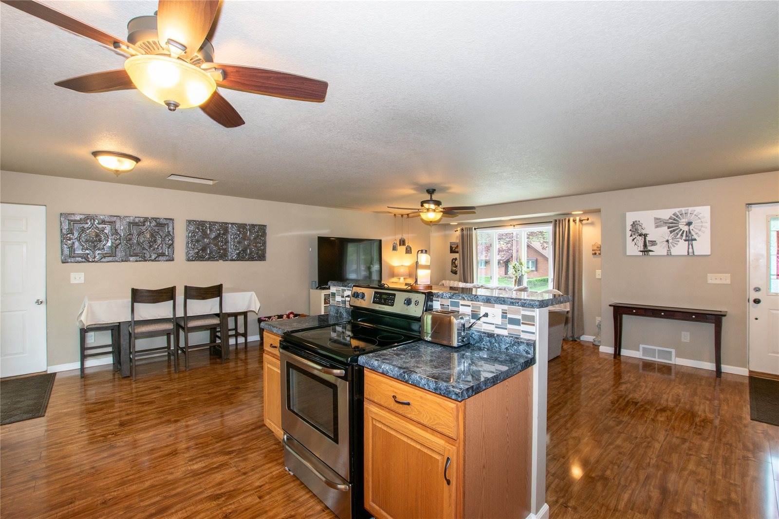 5010 SW 16th Street, Des Moines, IA 50315