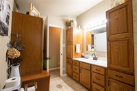 5010 SW 16th Street, Des Moines, IA 50315