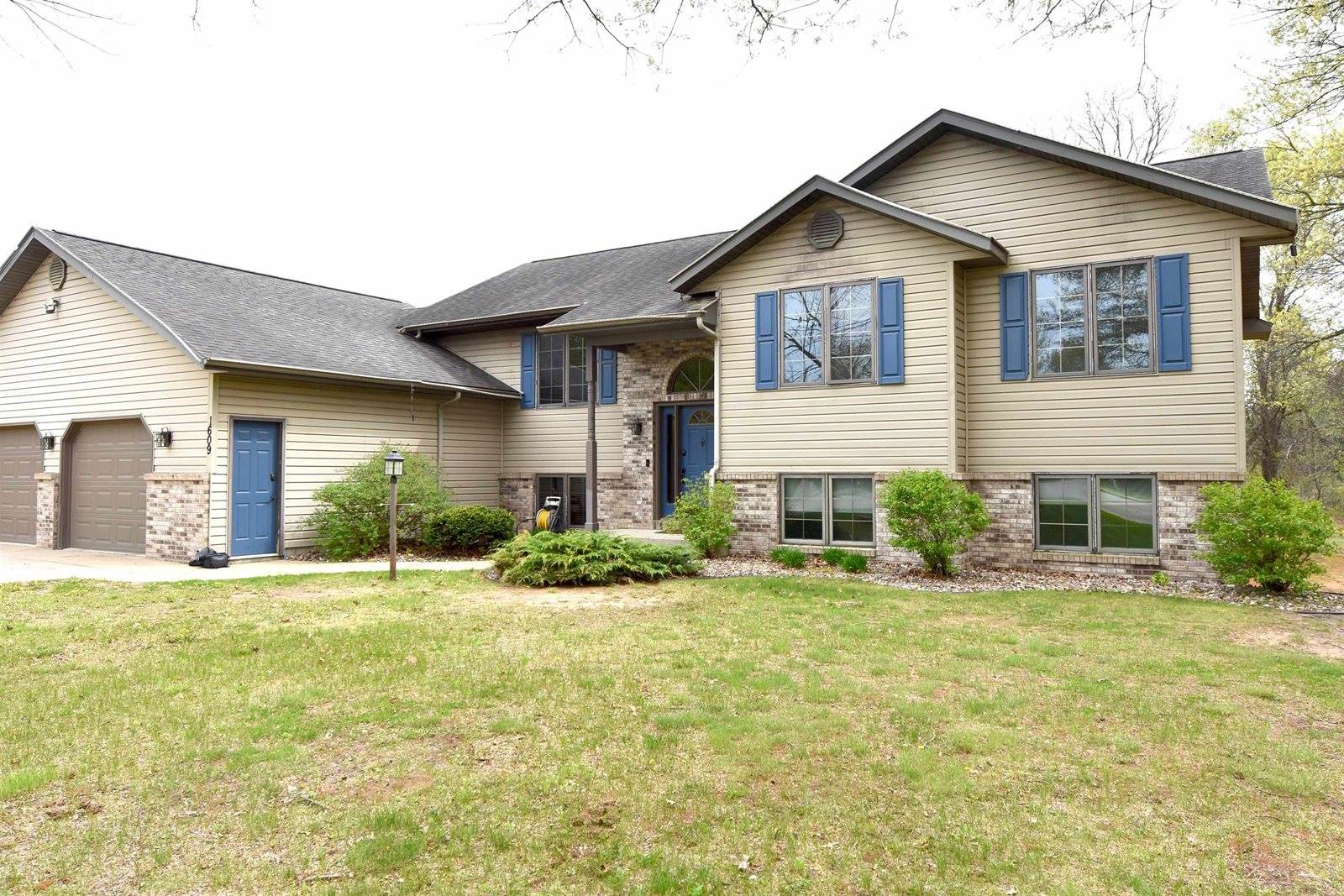 1609 Burch Circle, Necedah, WI 54646