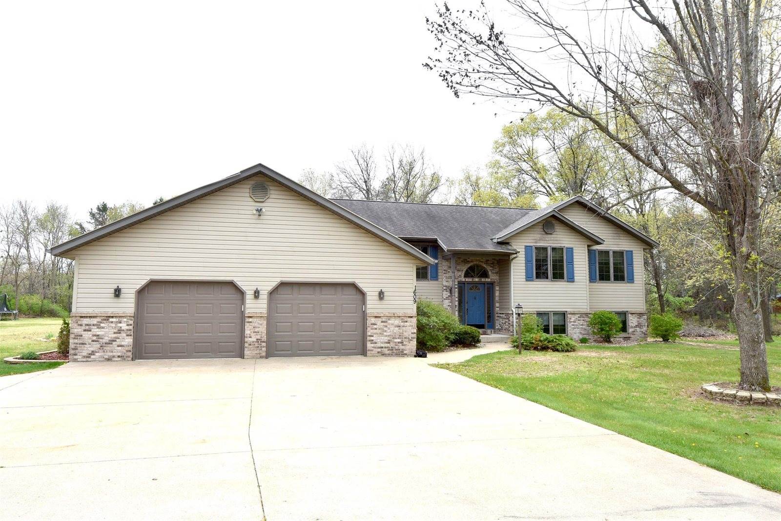 1609 Burch Circle, Necedah, WI 54646