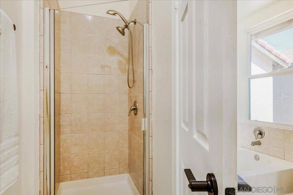 1974 Olivia Gln, Escondido, CA 92025