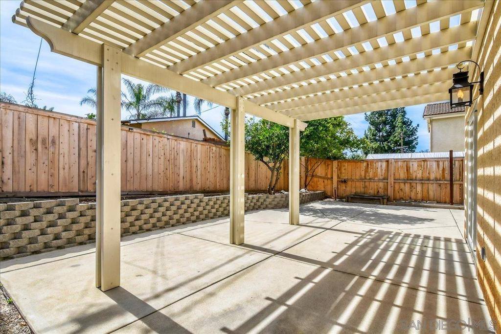 1974 Olivia Gln, Escondido, CA 92025