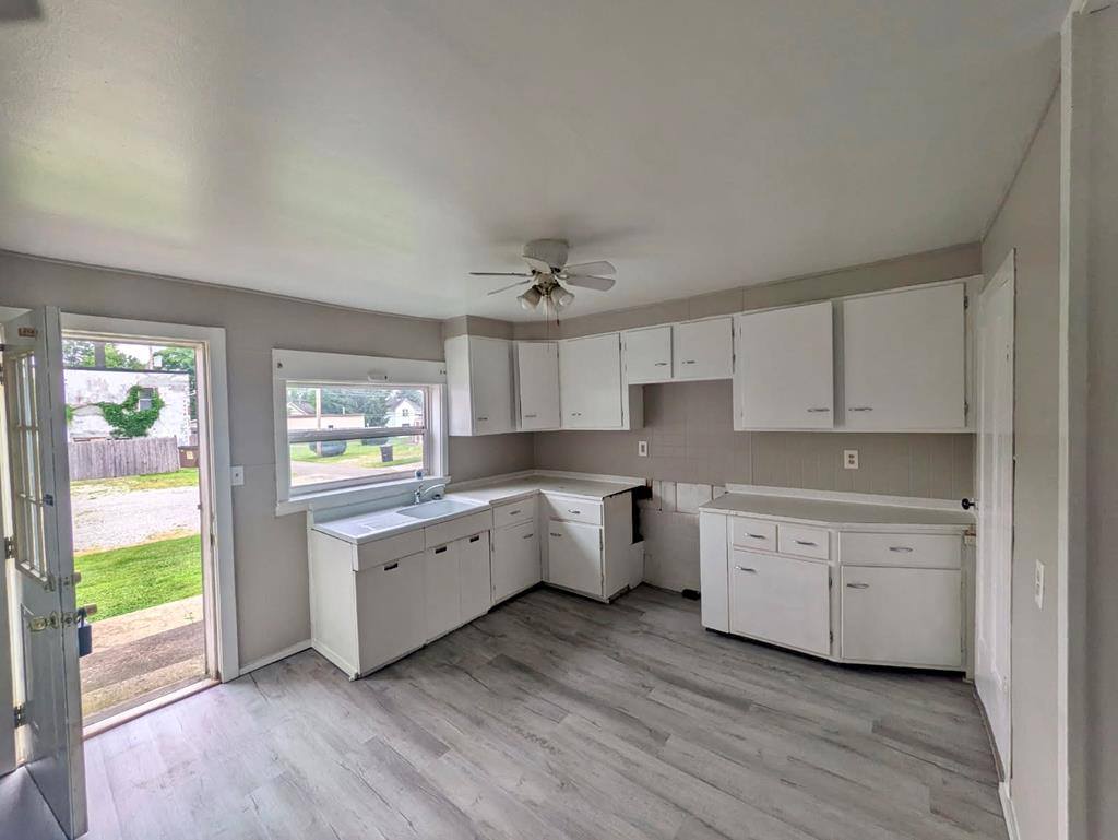 11 E Main St, Lucas, OH 44843
