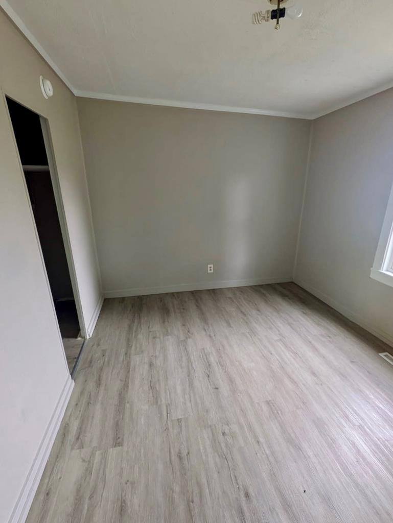 11 E Main St, Lucas, OH 44843