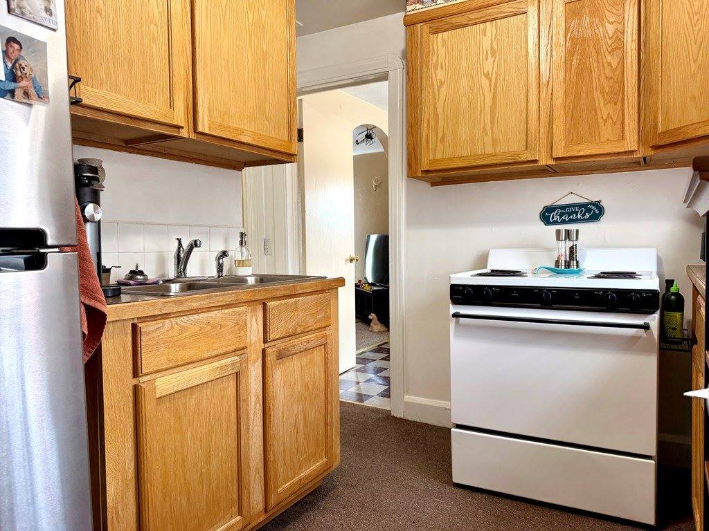 11 E Main St, Lucas, OH 44843