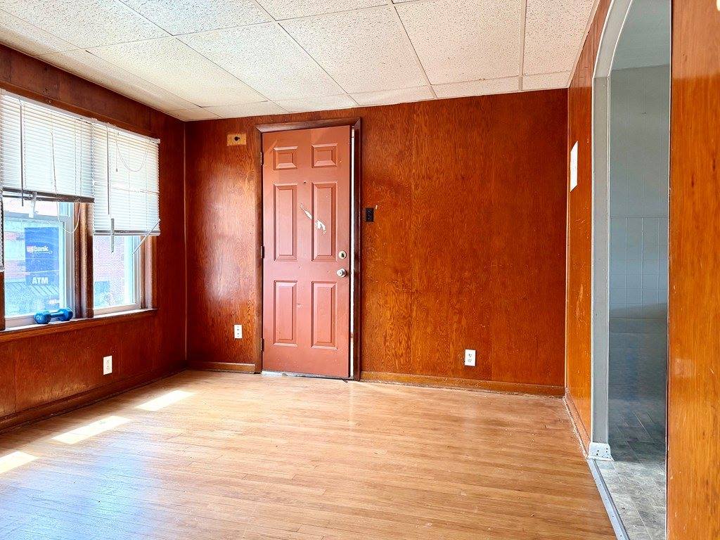 11 E Main St, Lucas, OH 44843