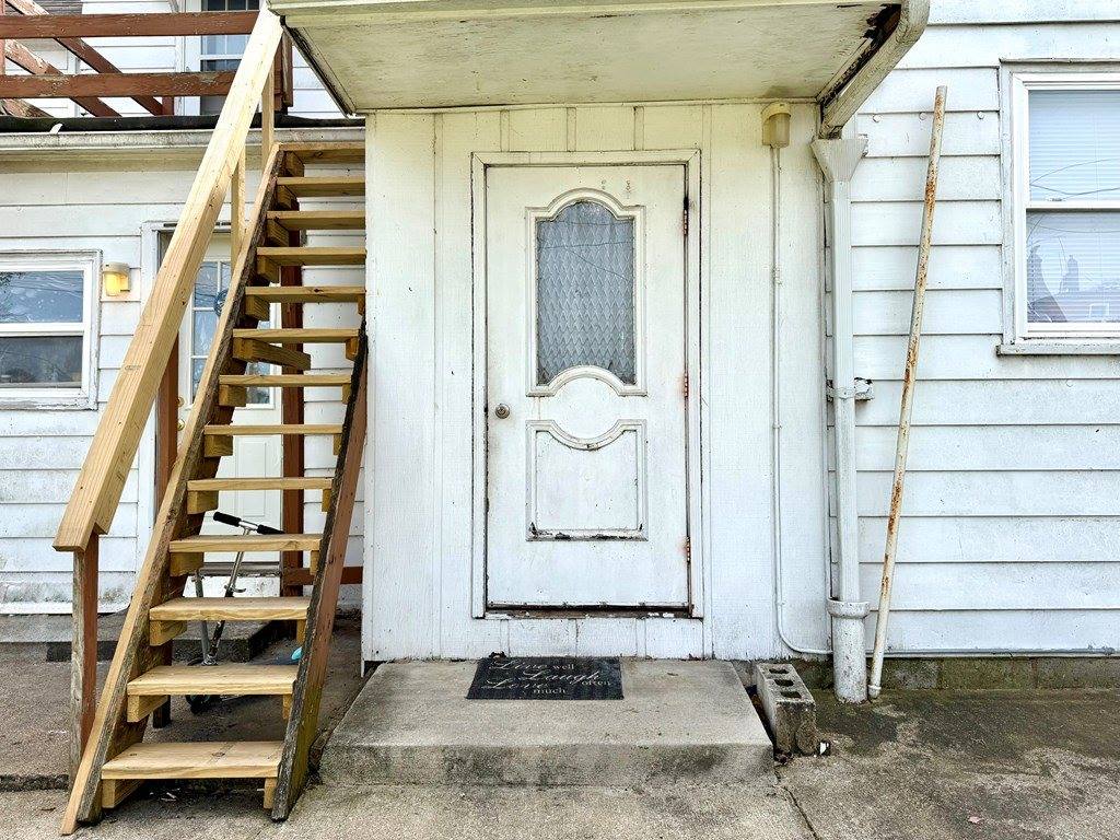 11 E Main St, Lucas, OH 44843