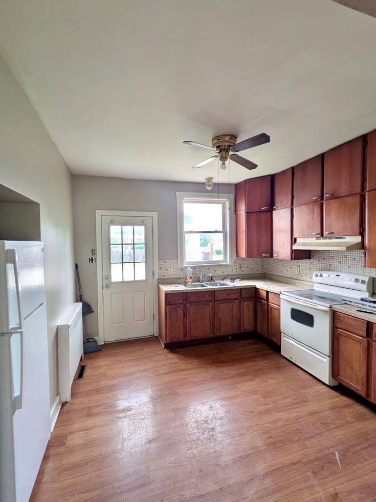 11 E Main St, Lucas, OH 44843