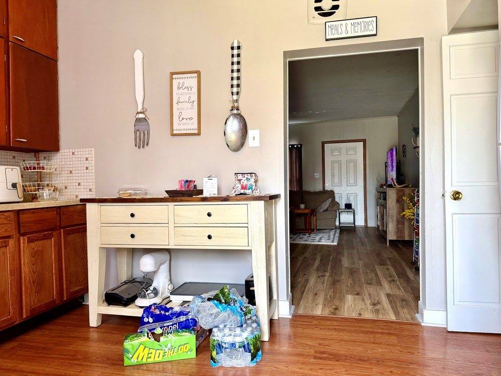 11 E Main St, Lucas, OH 44843