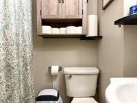 11 E Main St, Lucas, OH 44843