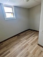 11 E Main St, Lucas, OH 44843