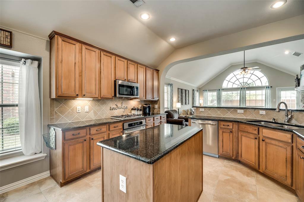 7044 Bethlehem Drive, Grand Prairie, TX 75054