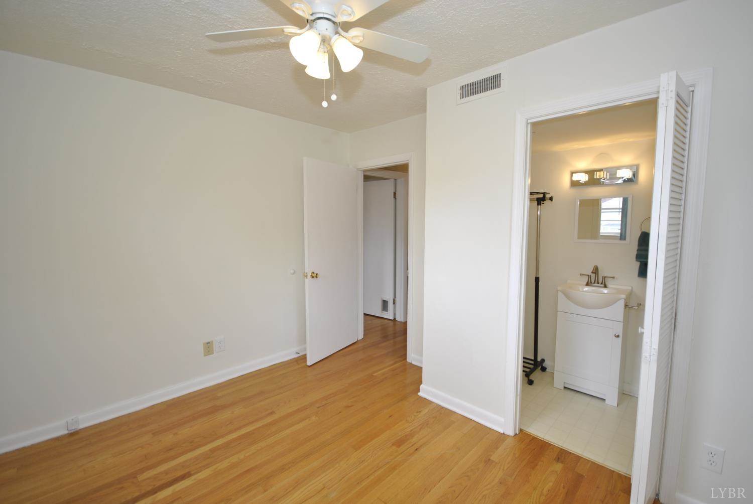 1130 Glenfield Drive, Lynchburg, VA 24502