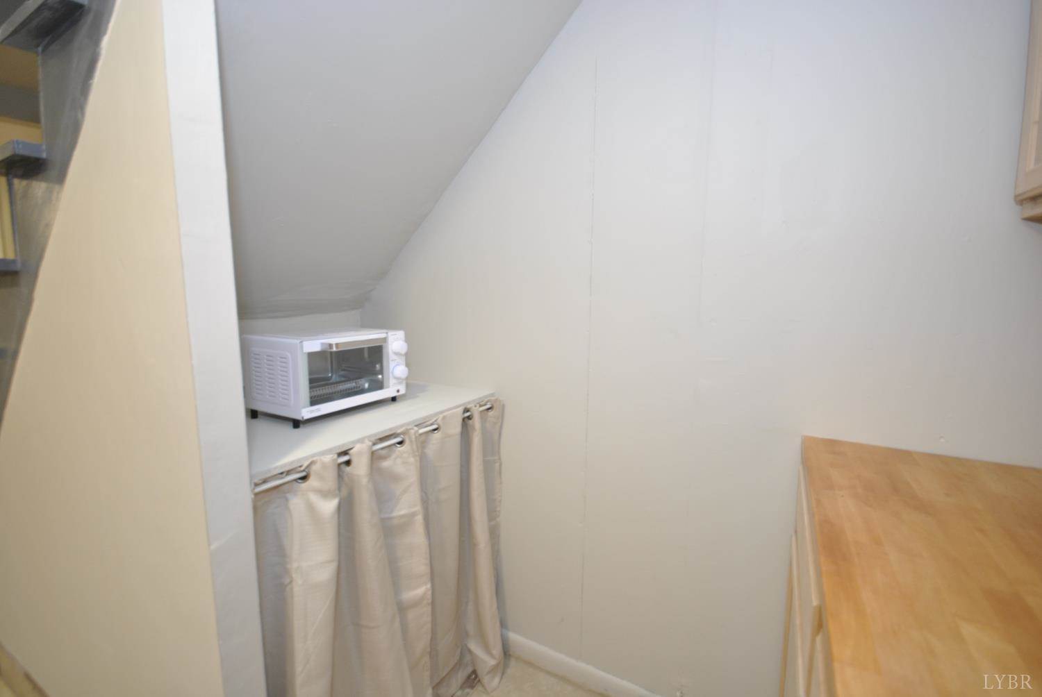 1130 Glenfield Drive, Lynchburg, VA 24502