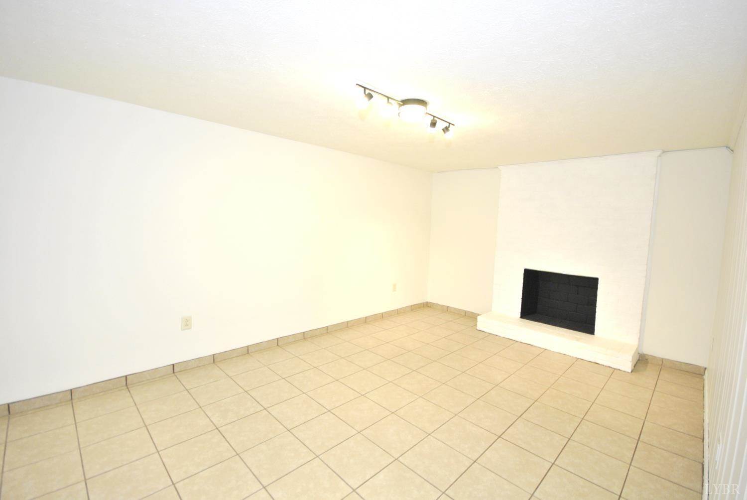 1130 Glenfield Drive, Lynchburg, VA 24502