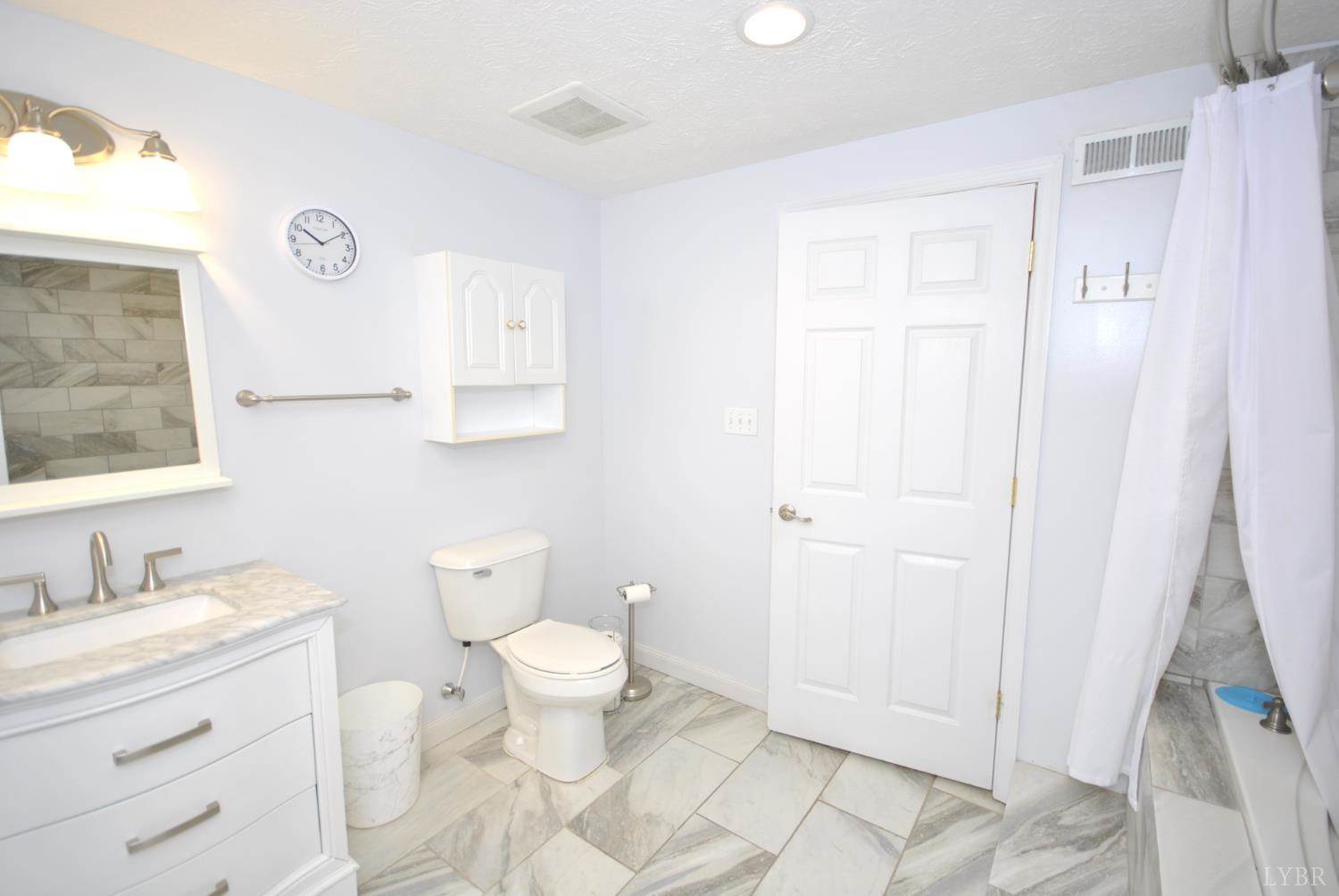 1130 Glenfield Drive, Lynchburg, VA 24502