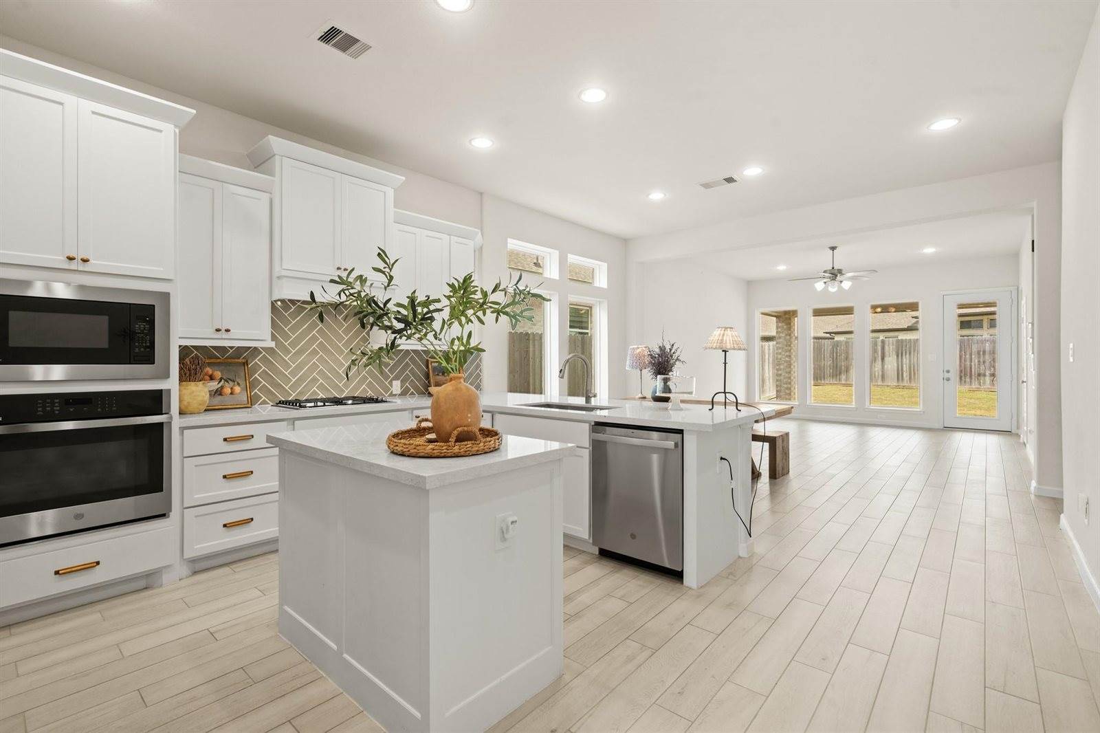 142 Amaranth Way, Richmond, TX 77406