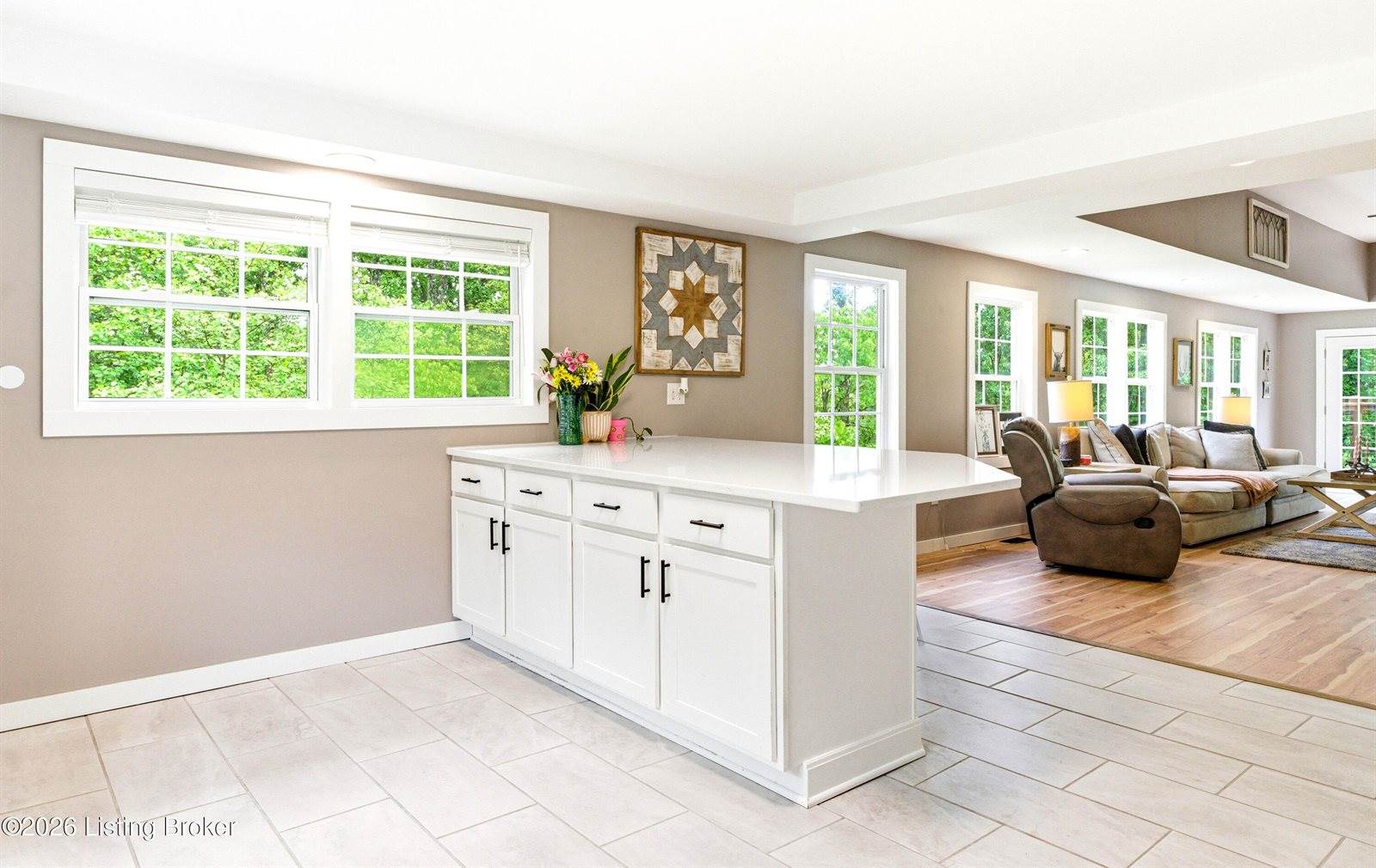 343 Pipeline Rd, Elizabethtown, KY 42701