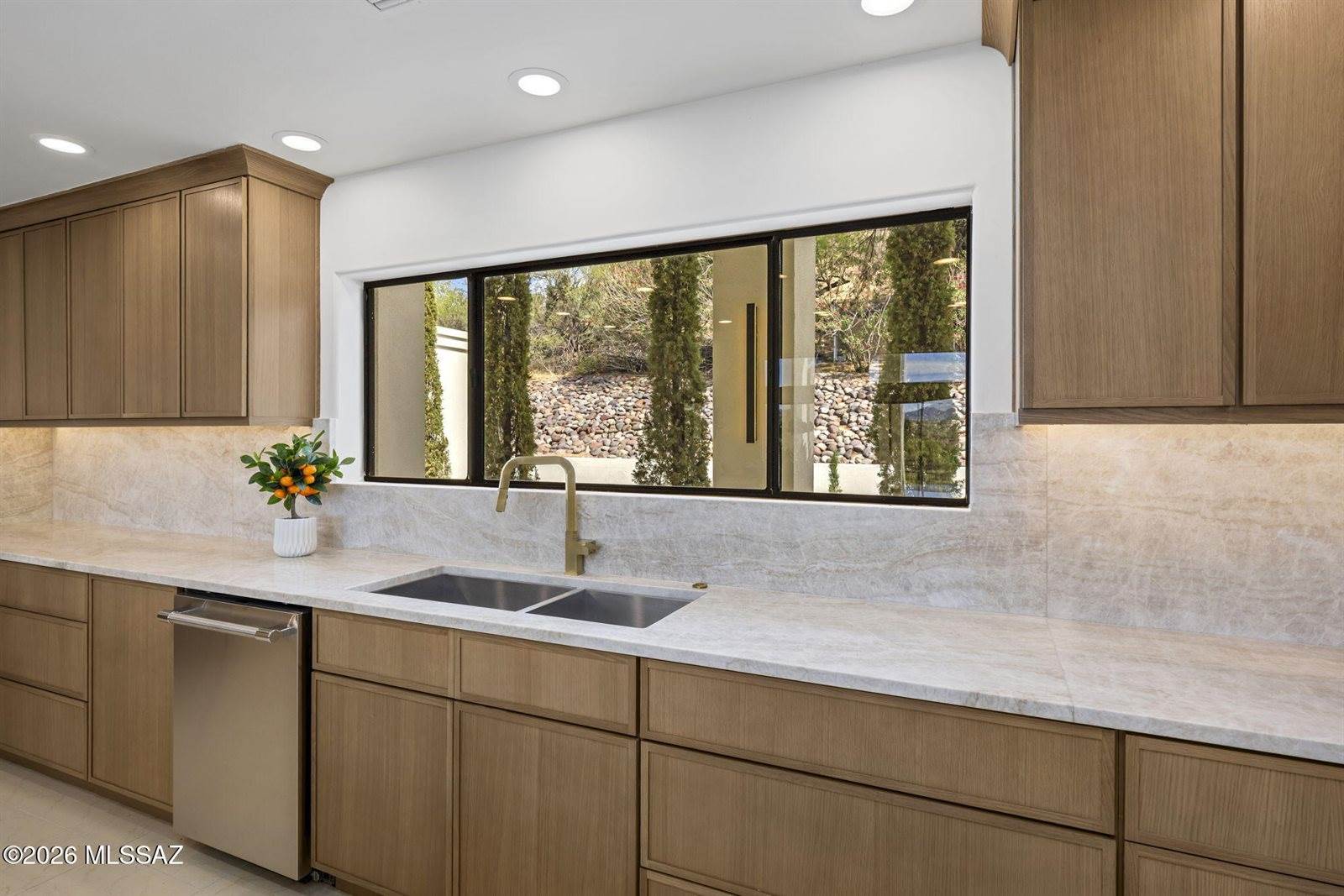 295 West Valle Del Oro Road, Oro Valley, AZ 85737