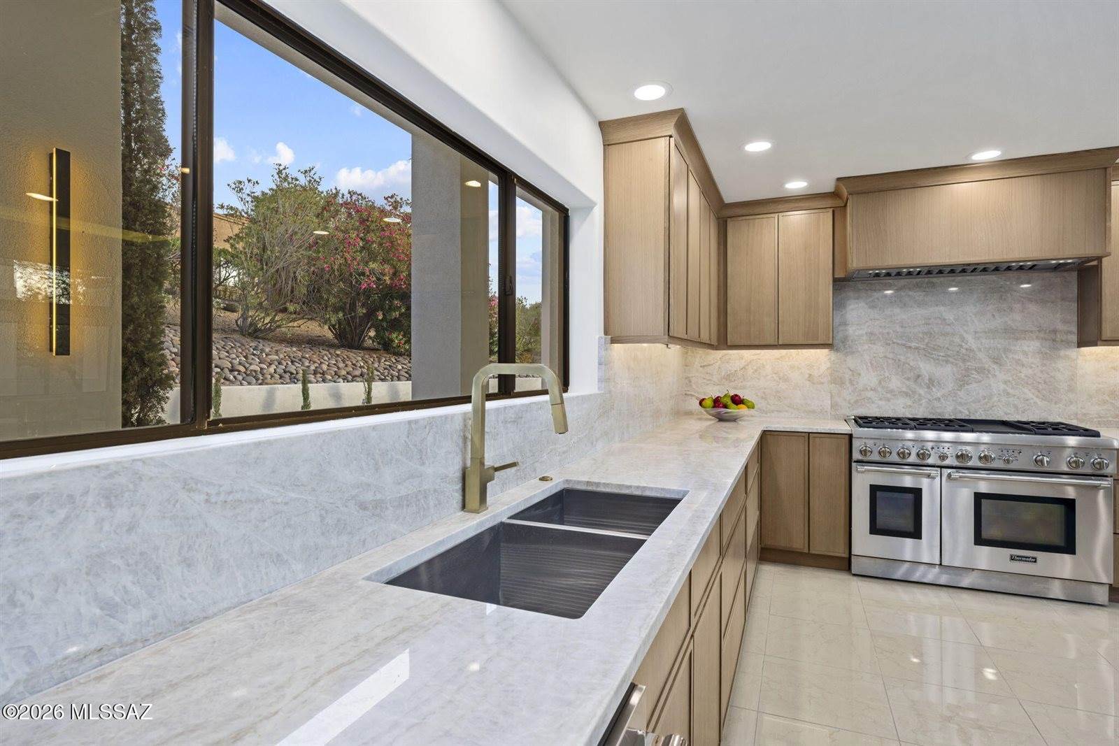 295 West Valle Del Oro Road, Oro Valley, AZ 85737