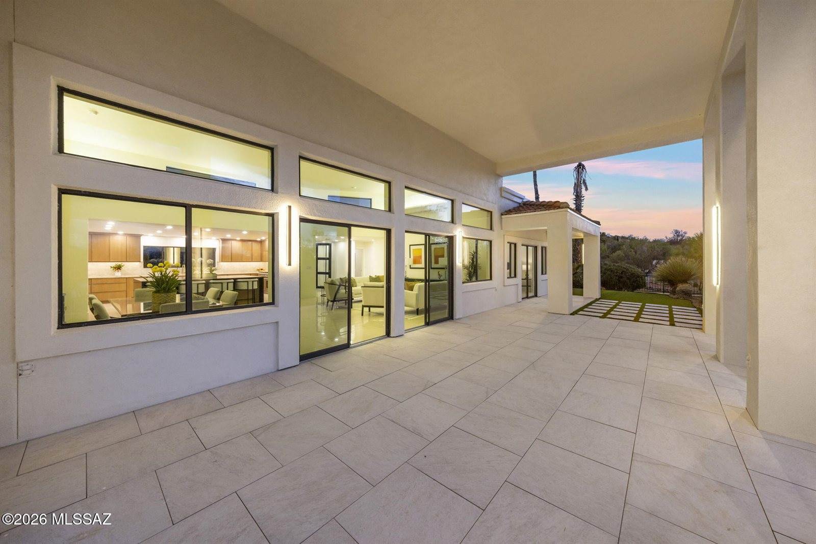 295 West Valle Del Oro Road, Oro Valley, AZ 85737