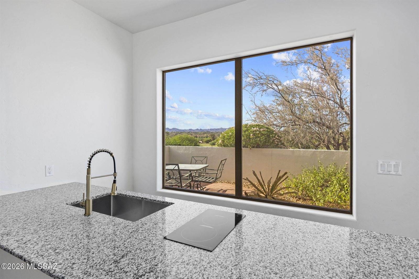 295 West Valle Del Oro Road, Oro Valley, AZ 85737