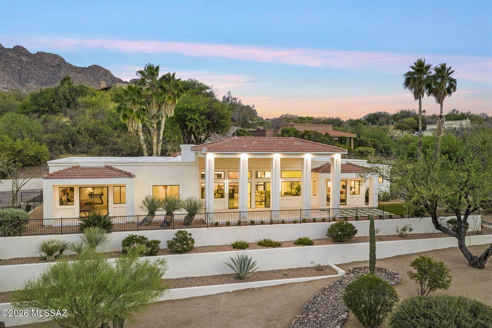 295 West Valle Del Oro Road, Oro Valley, AZ 85737