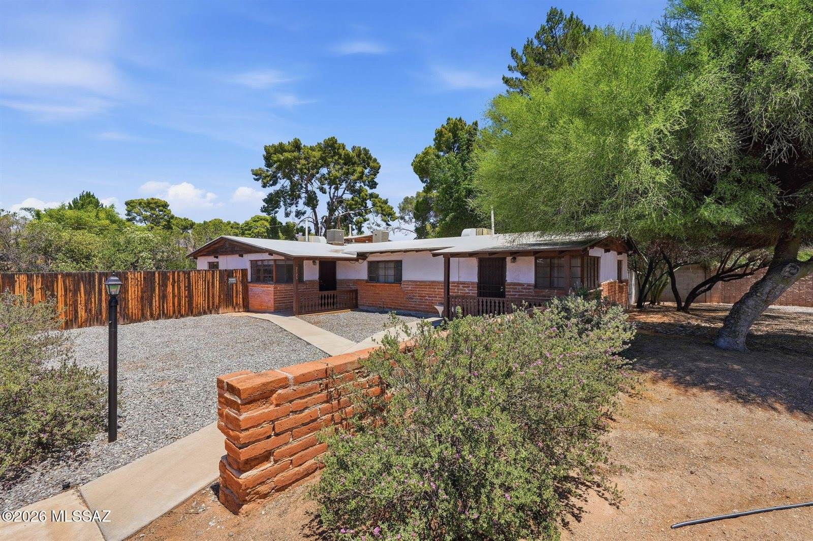 2721 East Fort Lowell Road, Tucson, AZ 85716