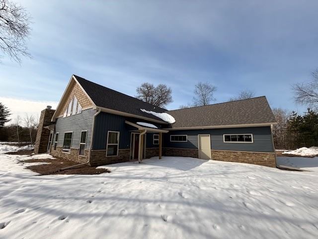121 Oak Ridge Ct, Crivitz, WI 54114