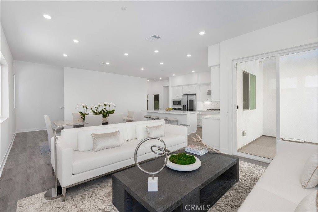 27225 Cranmore, Valencia, CA 91381