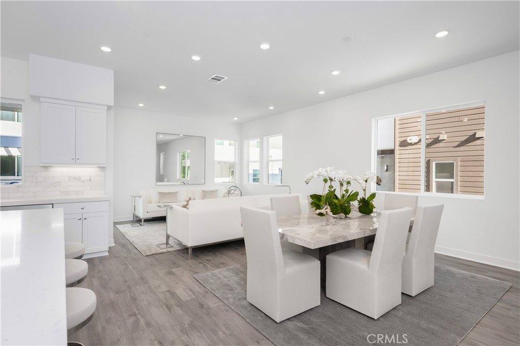 27225 Cranmore, Valencia, CA 91381