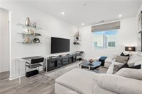 27225 Cranmore, Valencia, CA 91381
