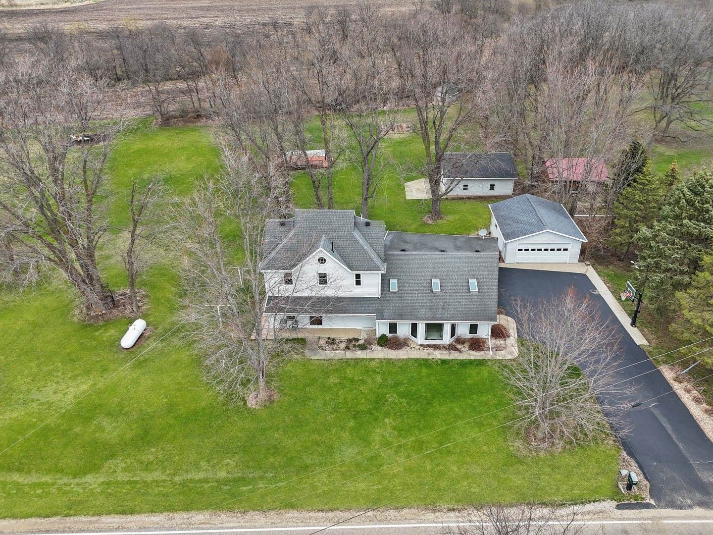 2472 West Red Oak Road, Freeport, IL 61032