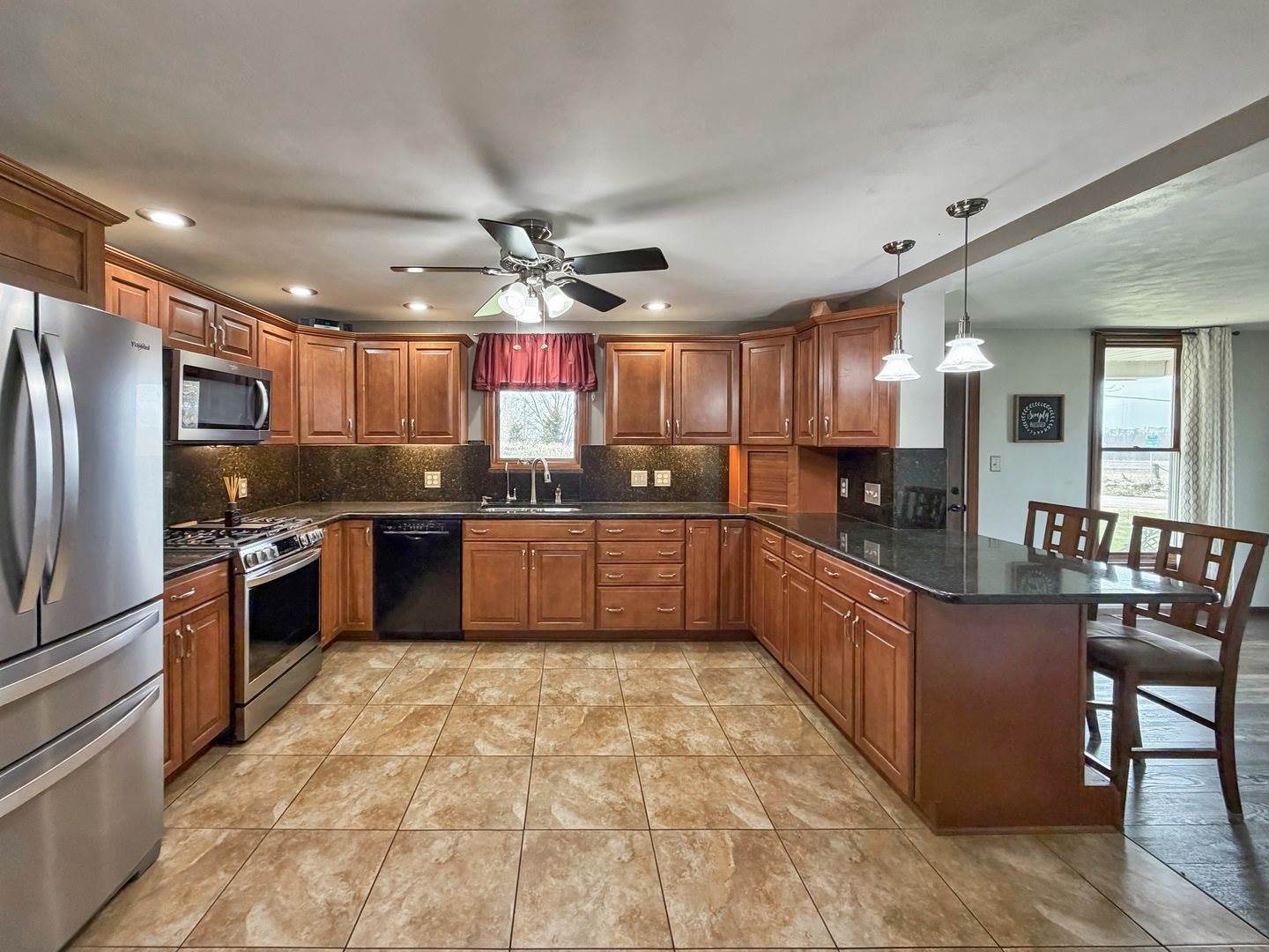 2472 West Red Oak Road, Freeport, IL 61032