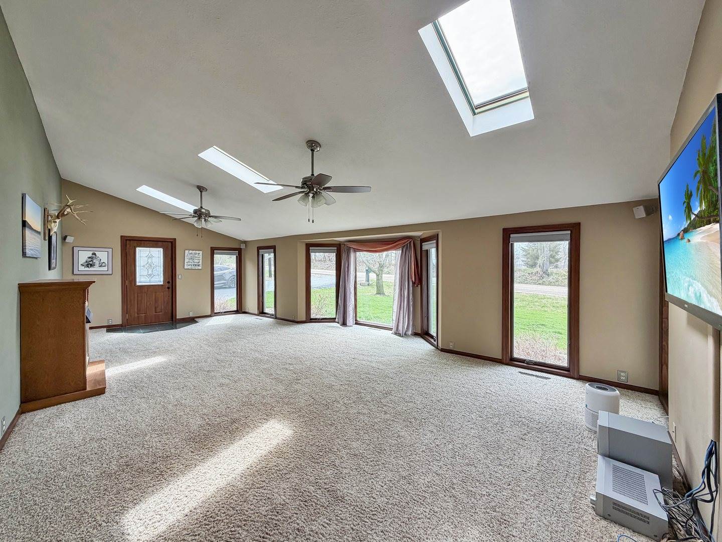2472 West Red Oak Road, Freeport, IL 61032
