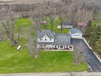 2472 West Red Oak Road, Freeport, IL 61032