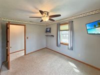 2472 West Red Oak Road, Freeport, IL 61032