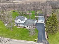 2472 West Red Oak Road, Freeport, IL 61032