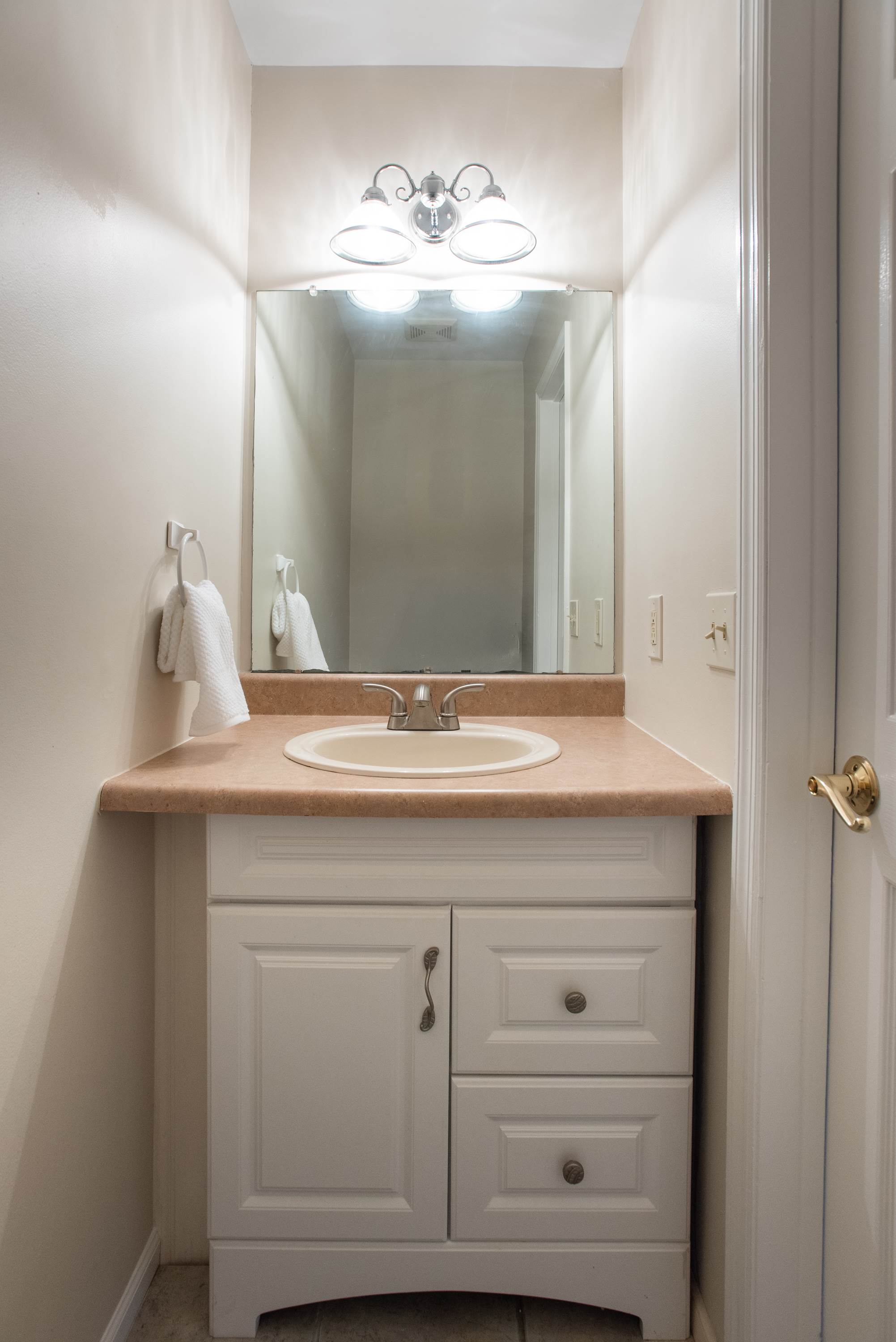 2708 Pinhorn Drive, Bridgewater, NJ 08807