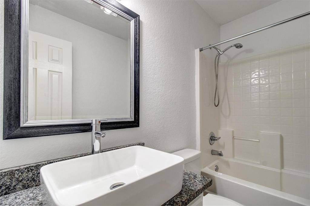 208 James Street, Aledo, TX 76008