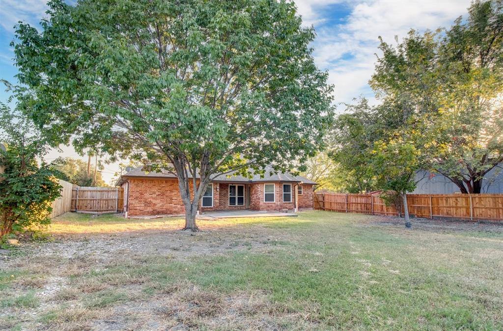 208 James Street, Aledo, TX 76008