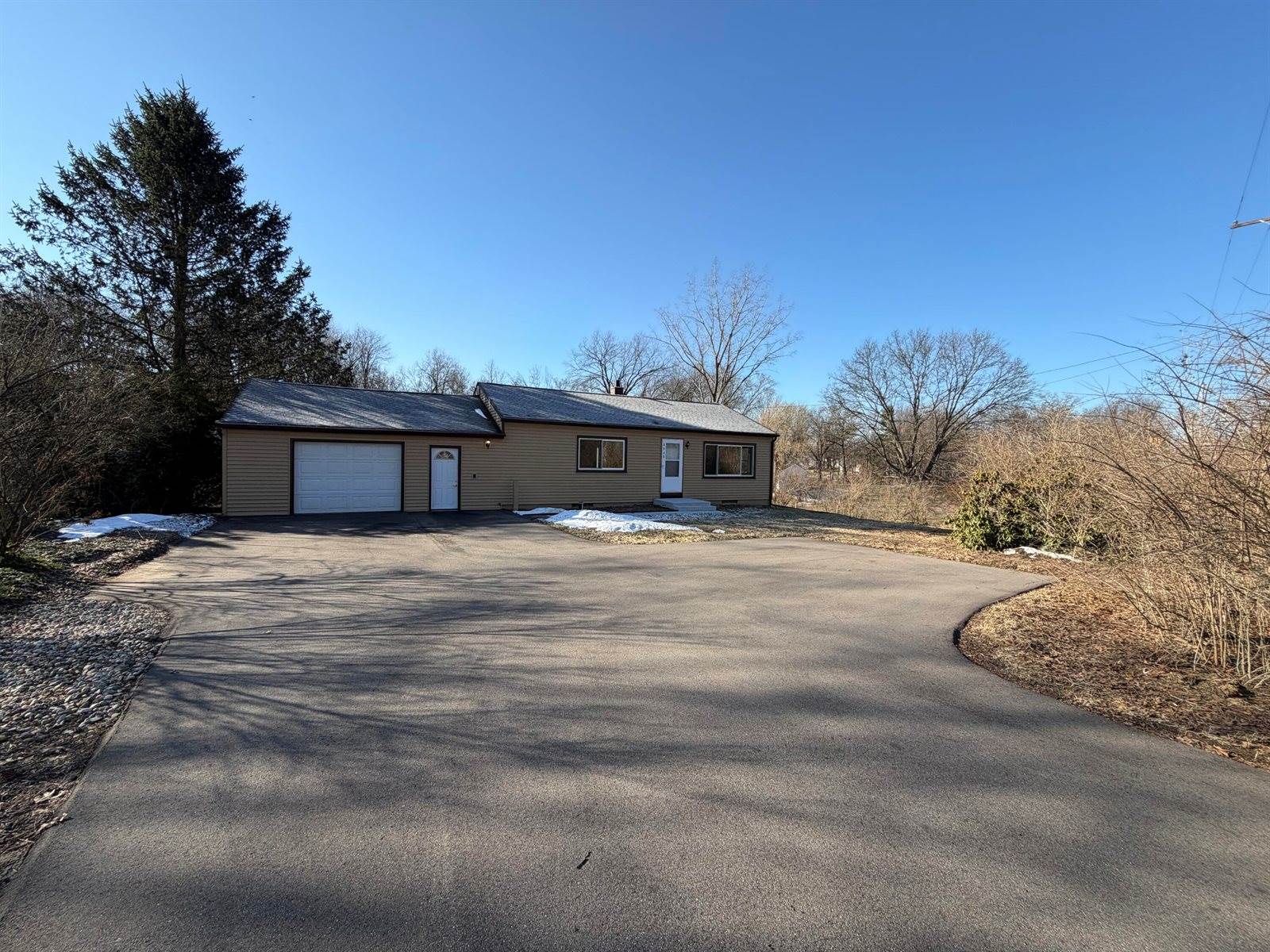 8949 Stadium Drive, Kalamazoo, MI 49009